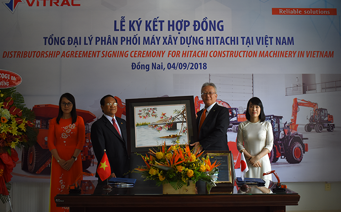 LỄ KÝ KẾT HỢP ĐỒNG TỔNG ĐẠI LÝ PHÂN PHỐI MÁY XÂY DỰNG HITACHI TẠI VIỆT NAM