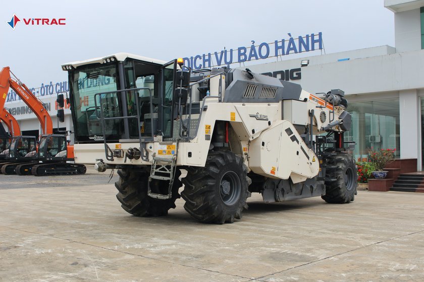 Máy tái chế WIRTGEN WR 240